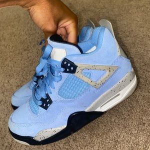 Retro 4 ‘University Blue’ sz 4.5 , good condition with box!💙